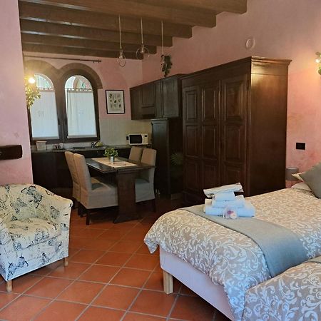 Monolocale Elvira Abbadesse Guest House Milán Exteriér fotografie